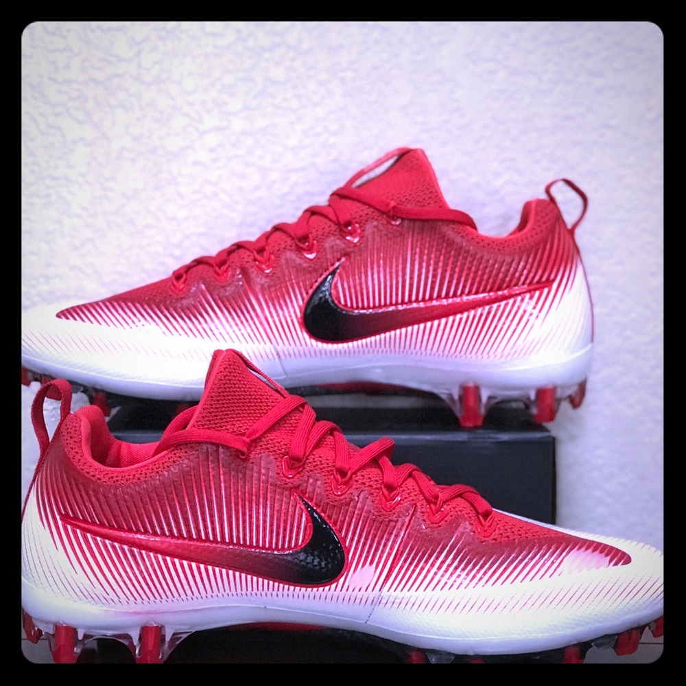Nike Men’s Vapor Untouchable Pro Football Cleats